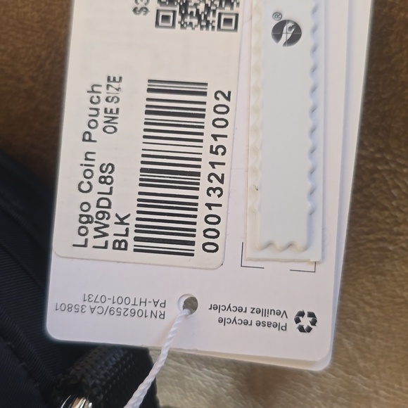 NWT Lululemon Logo Coin Pouch Black Compact Zippered Wallet Travel Accessory - Picture 5 of 6